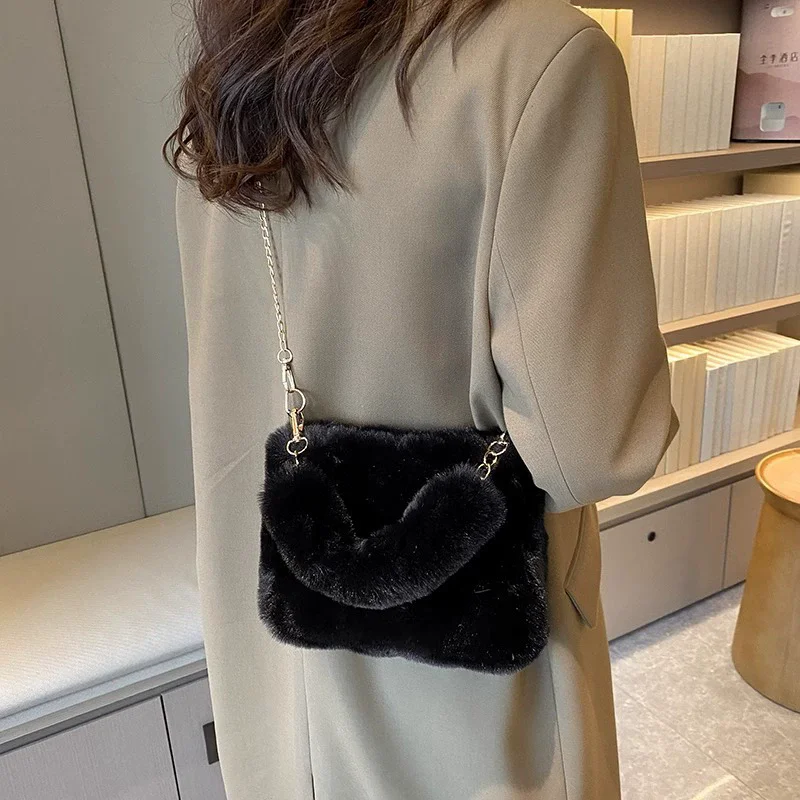 Plush Faux Fur Tote Bag for Women Winter Shoulder Bag Casual Fluffy Crossbody Bags Fashion Chain Handbag Girls Soft Purse
